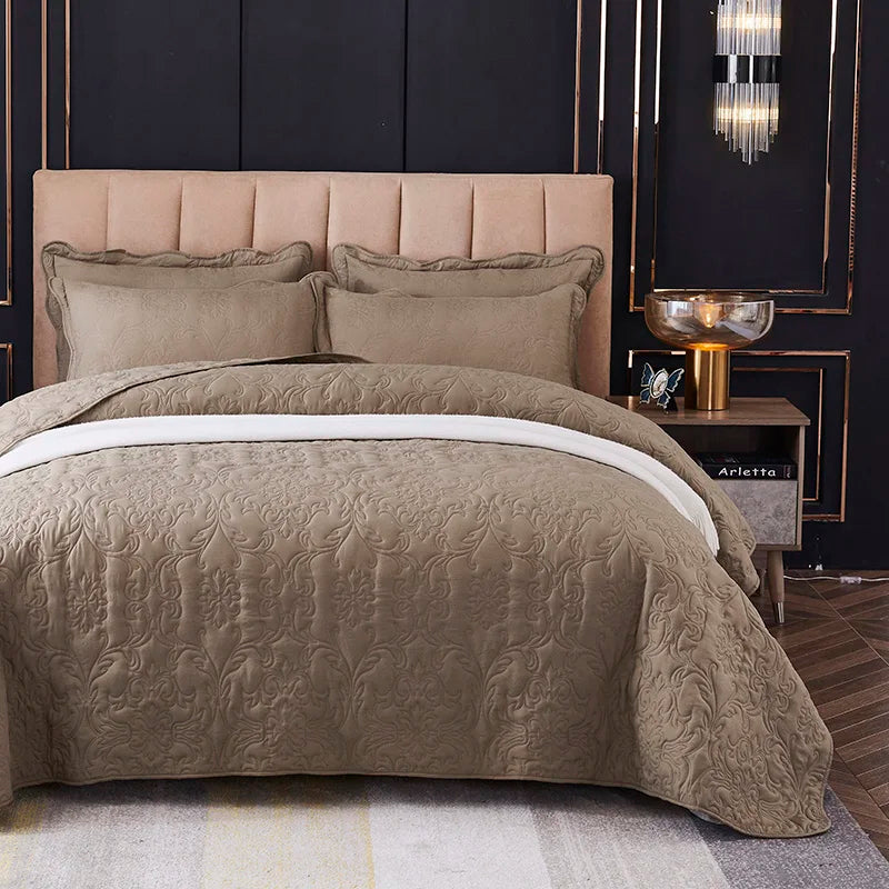 Elegance Pure White Impregnated Cotton Quilt Sumptuous Comfort