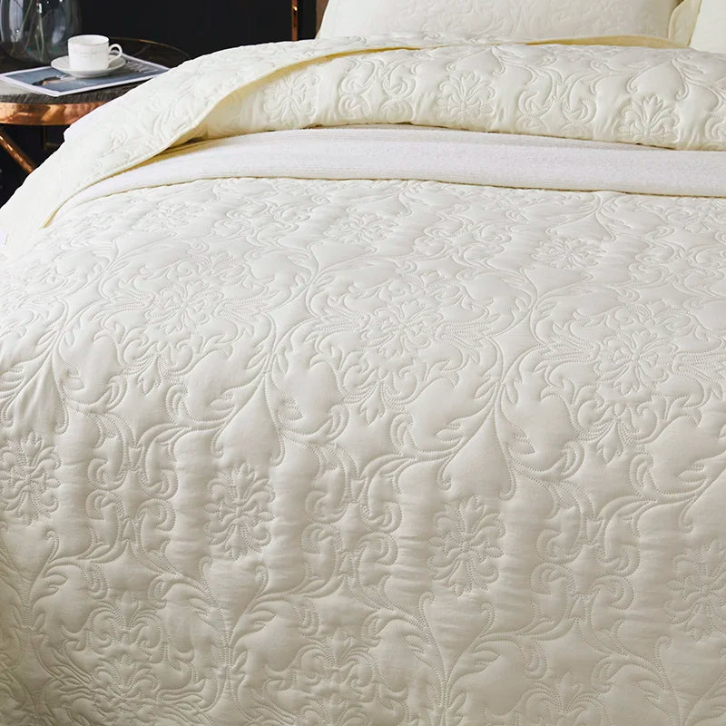 Elegance Pure White Impregnated Cotton Quilt Sumptuous Comfort