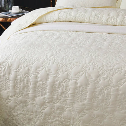 Elegance Pure White Impregnated Cotton Quilt Sumptuous Comfort