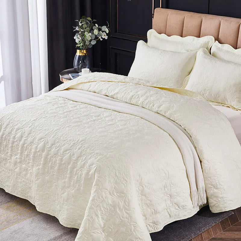 Elegance Pure White Impregnated Cotton Quilt Sumptuous Comfort