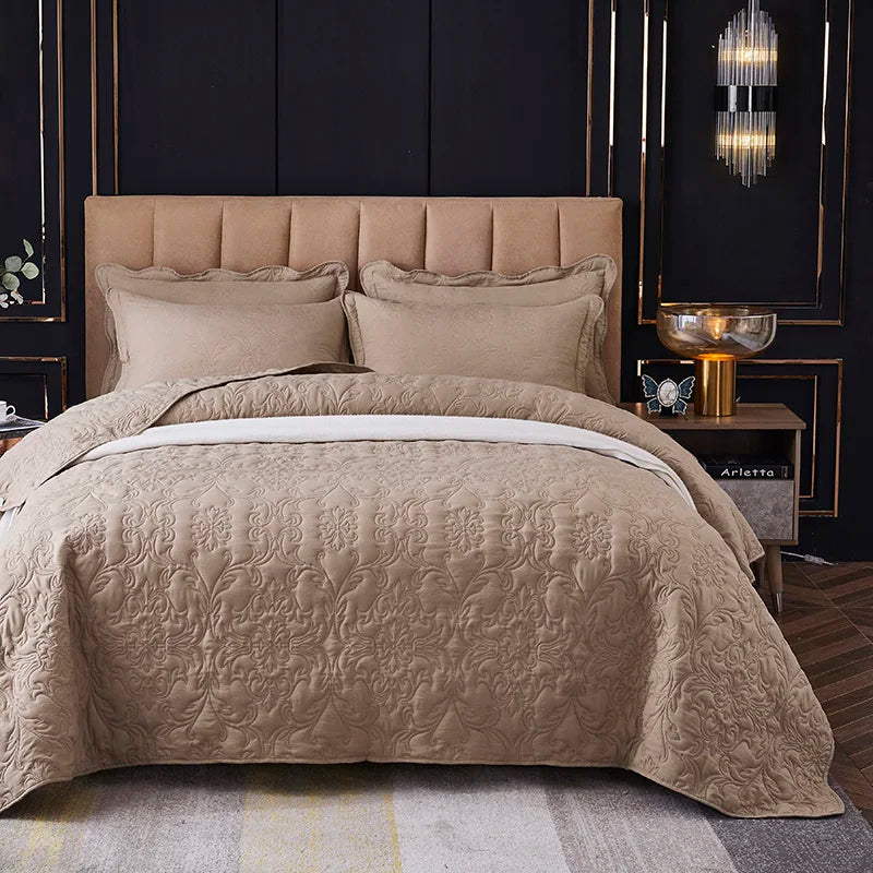 Elegance Pure White Impregnated Cotton Quilt Sumptuous Comfort